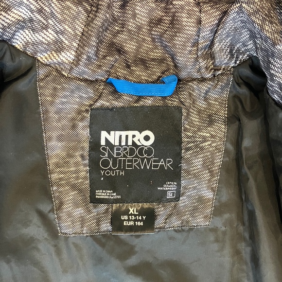 Nitro Snowboarding Co. jacket. 5K insulated, waterproof Youth size XL - Picture 4 of 4